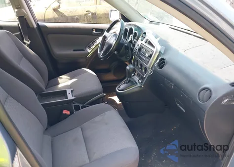 2005 Toyota Matrix Xr z USA, uszkodzony, nr VIN 2T1LR30E45C352401